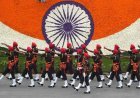 भारत 77वां गणतंत्र दिवस: कर्तव्य पथ पर शान, PM मोदी व राष्ट्रपति द्रौपदी मुर्मू की मौजूदगी में भव्य परेड